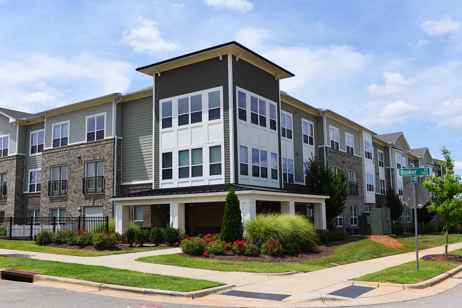 Exterior of Booker Park North Apartments 