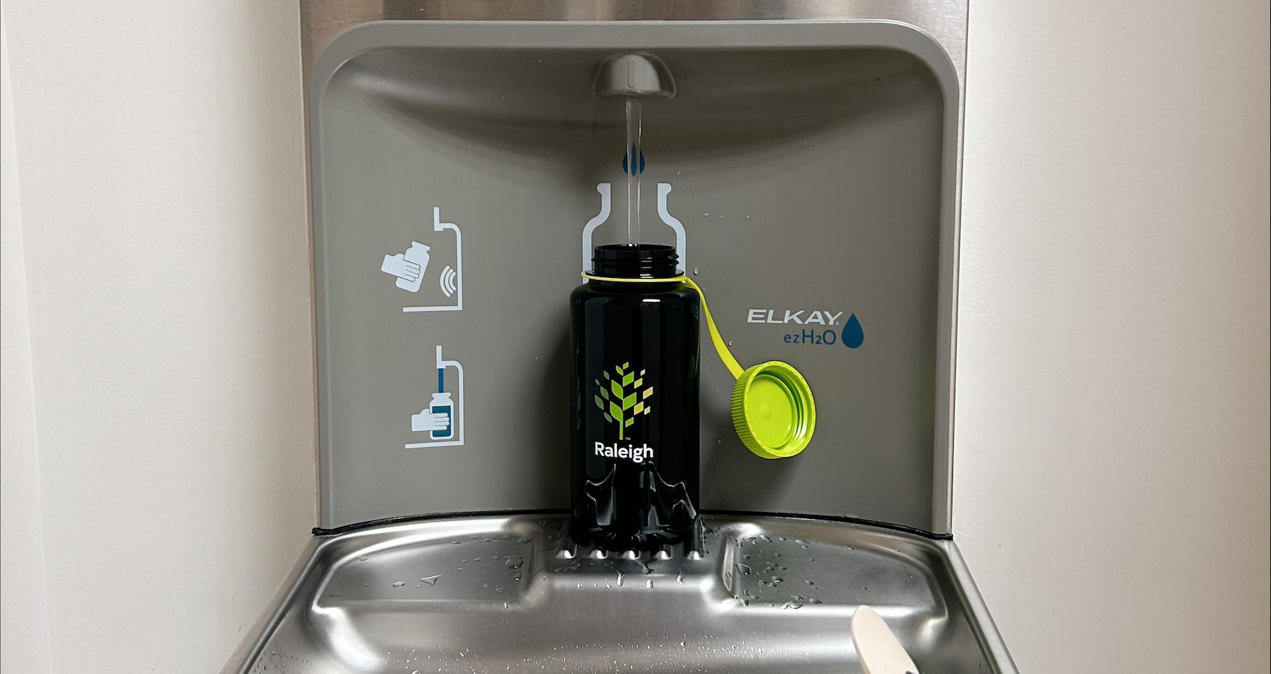Water bottle filling station