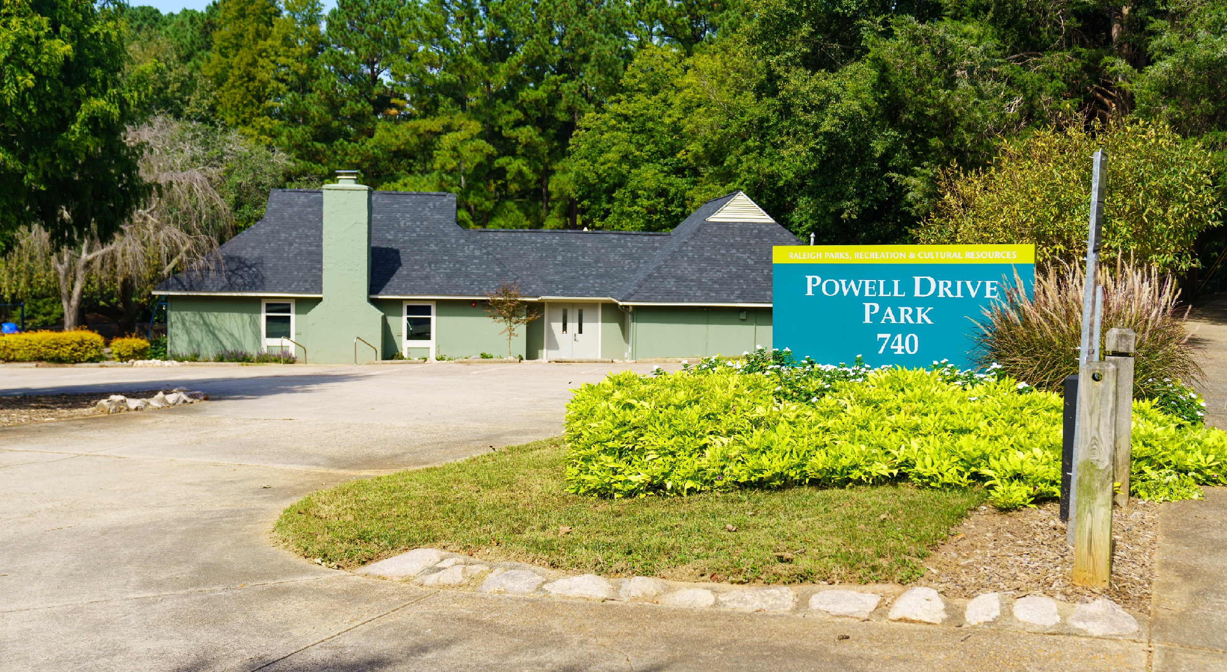 a community center called powell drive park