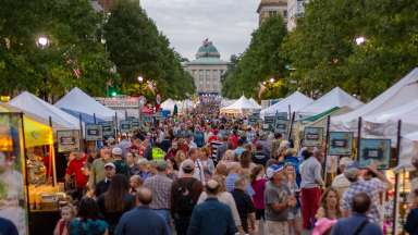 Festival goers in downtown Raleigh at Wide Open Bluegrass Festival