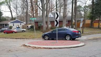 a mini roundabout on Brentwood drive