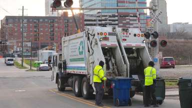sws_cbd_crew_servicing_route_early_morning