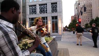 street performers in downtown