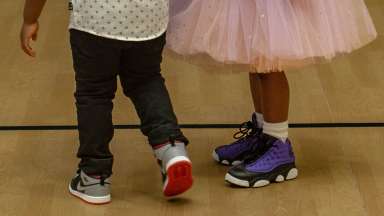 children's wearing their sneakers at the Family sneaker ball