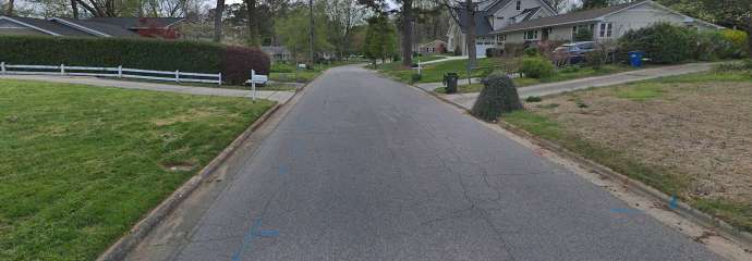 Latimer Road showing no sidewalk