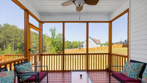 Screened in porch