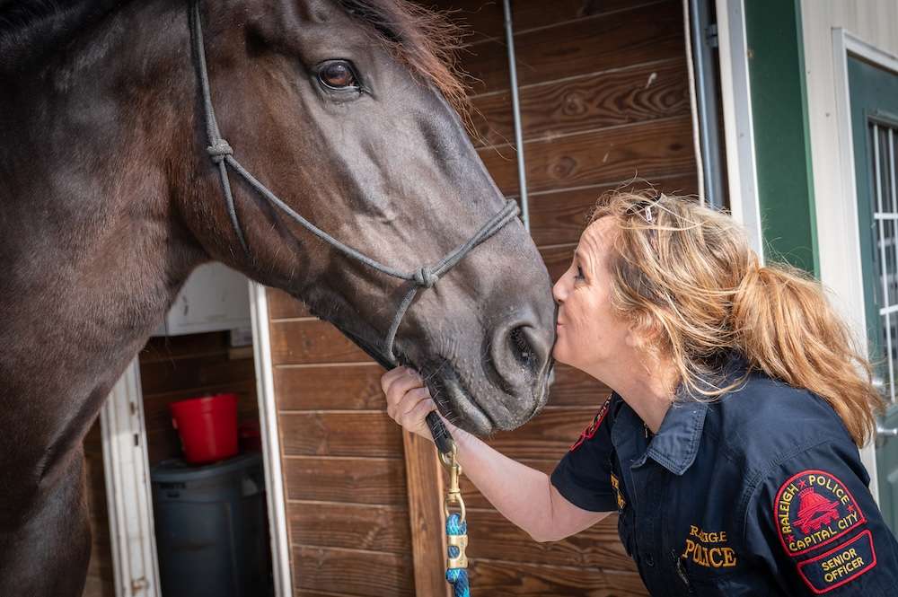 Officer Montemurro kisses Willow