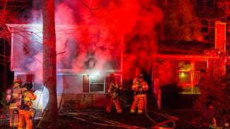Firefighters put out smoky house fire