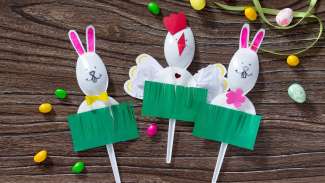 plastic spoons decorated as bunnies