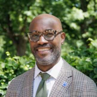 a headshot of Dr. Antwain K. Hunter