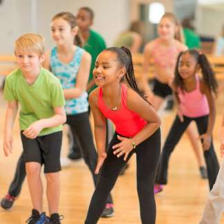 Kids acting in class 