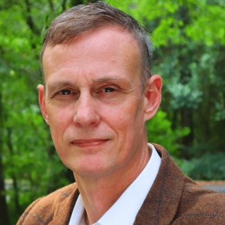 Historian and veteran Ernest Dollar